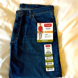 NWT!! Smoke free and pet free home!